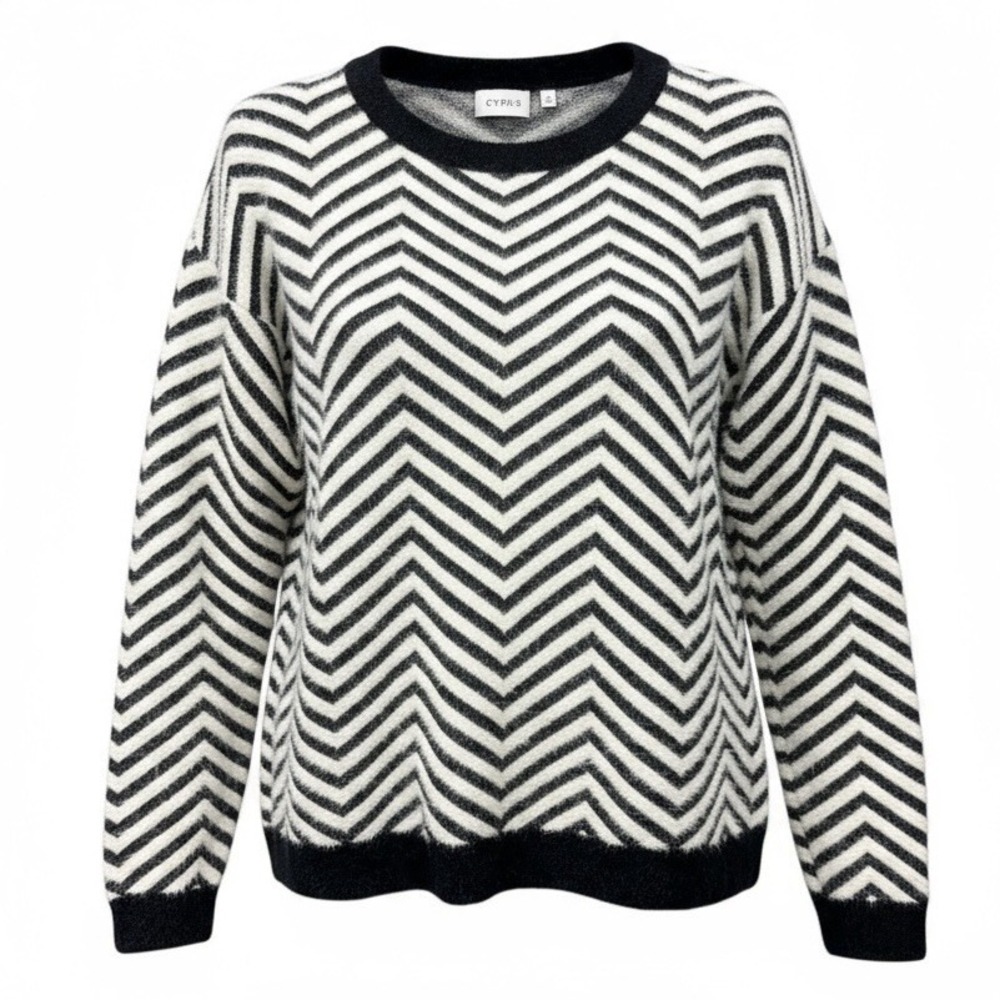 Anthropologie Cyrus Women's Black And‎ White Chevron Pattern Sweater Fuzzy S